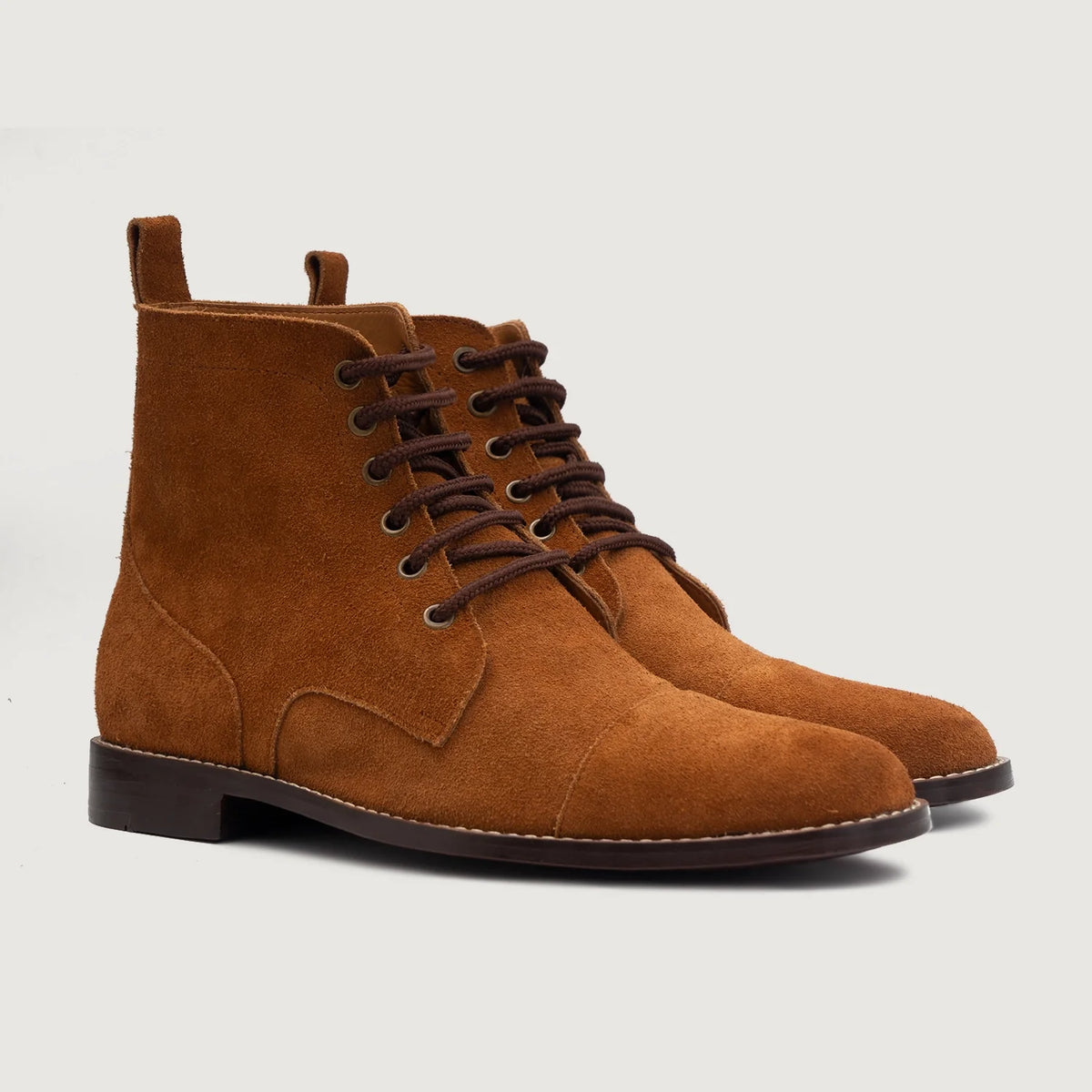 Knight Derby Barna Suede Bőrbakancsok Férfi in Brown Goatskin Suede - Oldalnézet | Online vásárlás