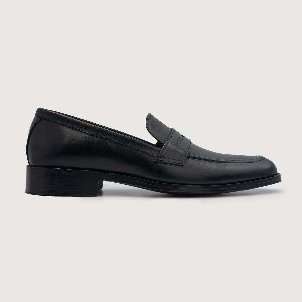 Black Full-Grain leather Loafers - Goodyear varrott talpszerkezet és orr-részlet