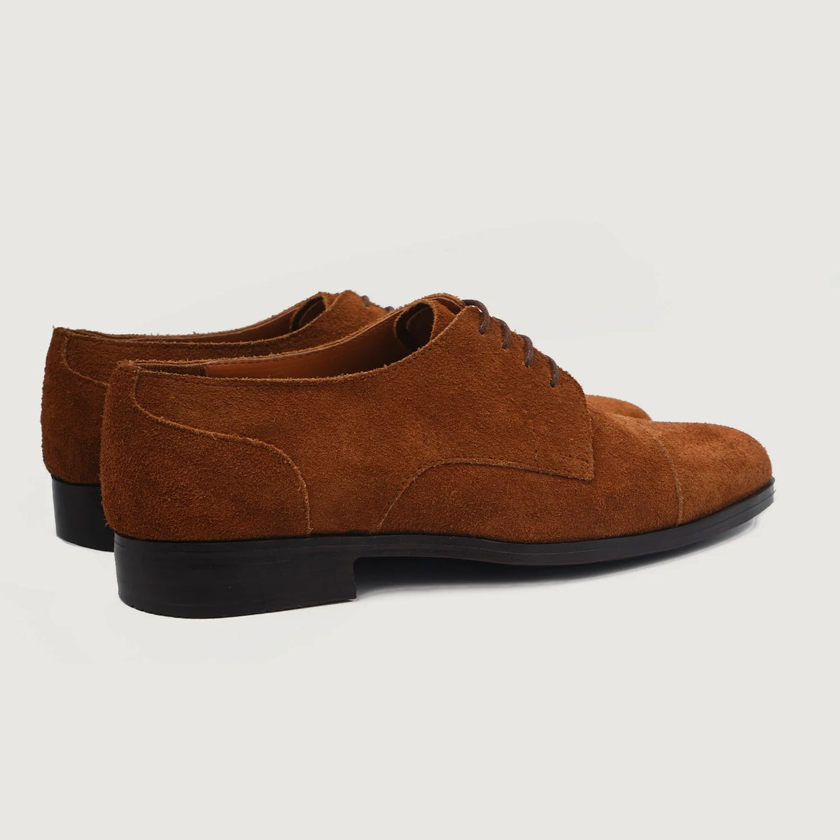 High-Traction Rubber Outsole & Lug Tread Pattern on Attorney Derby Barna Suede Bőrcipők Férfi For Men
