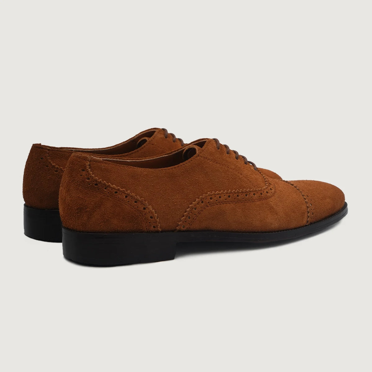High-Traction Rubber Outsole & Lug Tread Pattern on Greyson Brogues Oxford Barna Suede Bőrcipők Férfi For Men