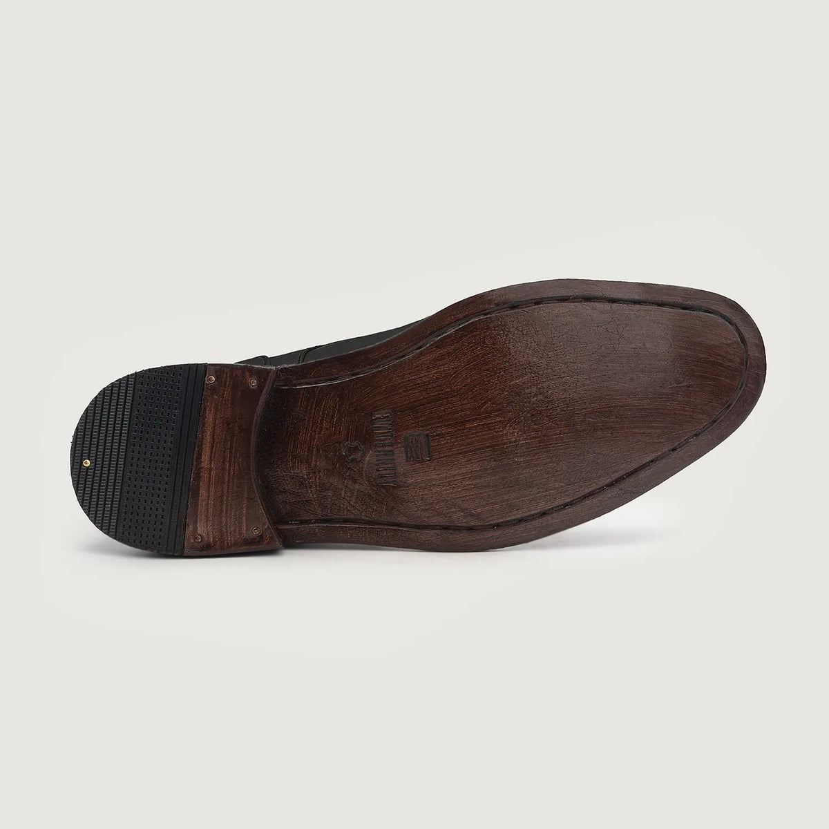 High-Traction Rubber Outsole & Lug Tread Pattern on Knight Derby Fekete Bőrbakancsok Férfi For Men