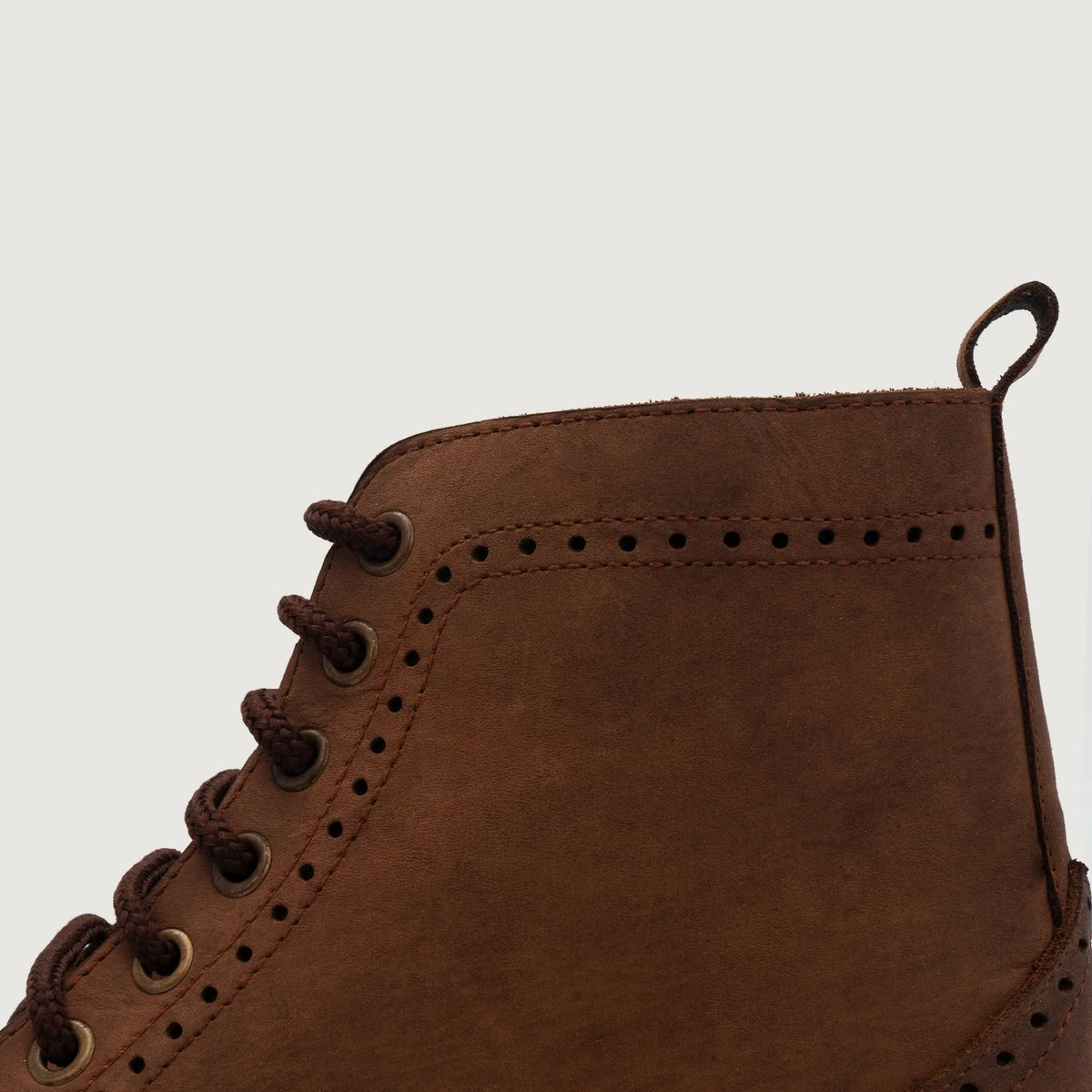 Közeli részlet of Classic Collar & Heavy-Duty Zipper Hardware on Duster Brogues Derby Oil Pull-up Barna Bőrbakancsok Férfi