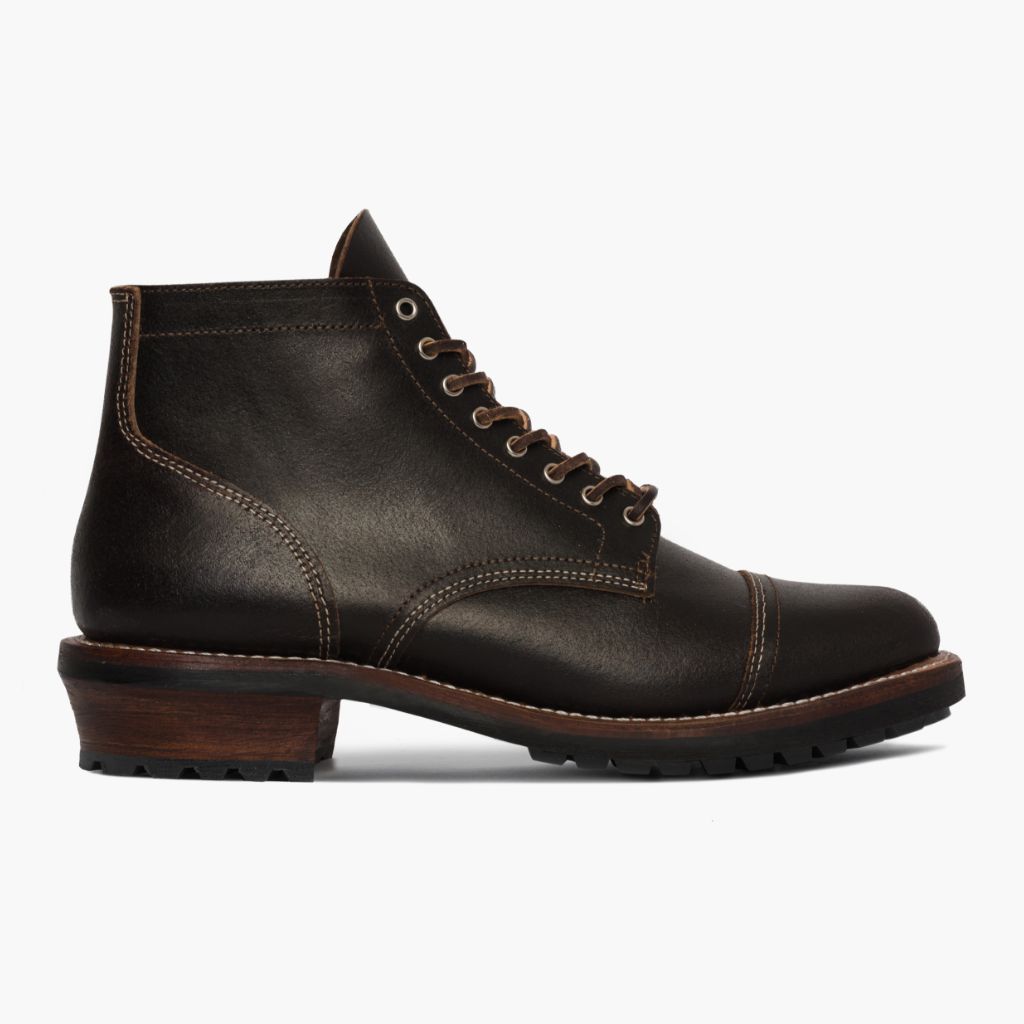 Classic Full-Grain leather Boots - Goodyear varrott talpszerkezet és orr-részlet
