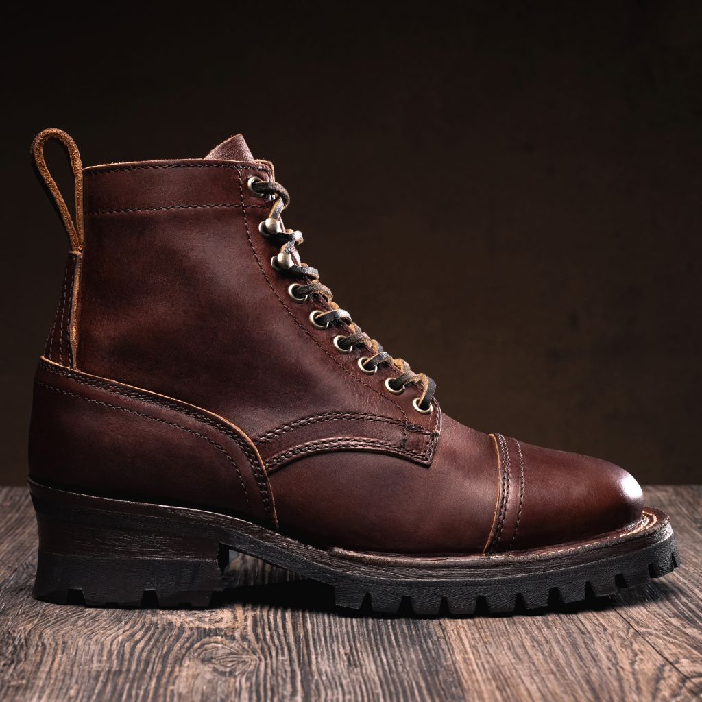 Classic Full-Grain leather Boots - Goodyear varrott talpszerkezet és orr-részlet