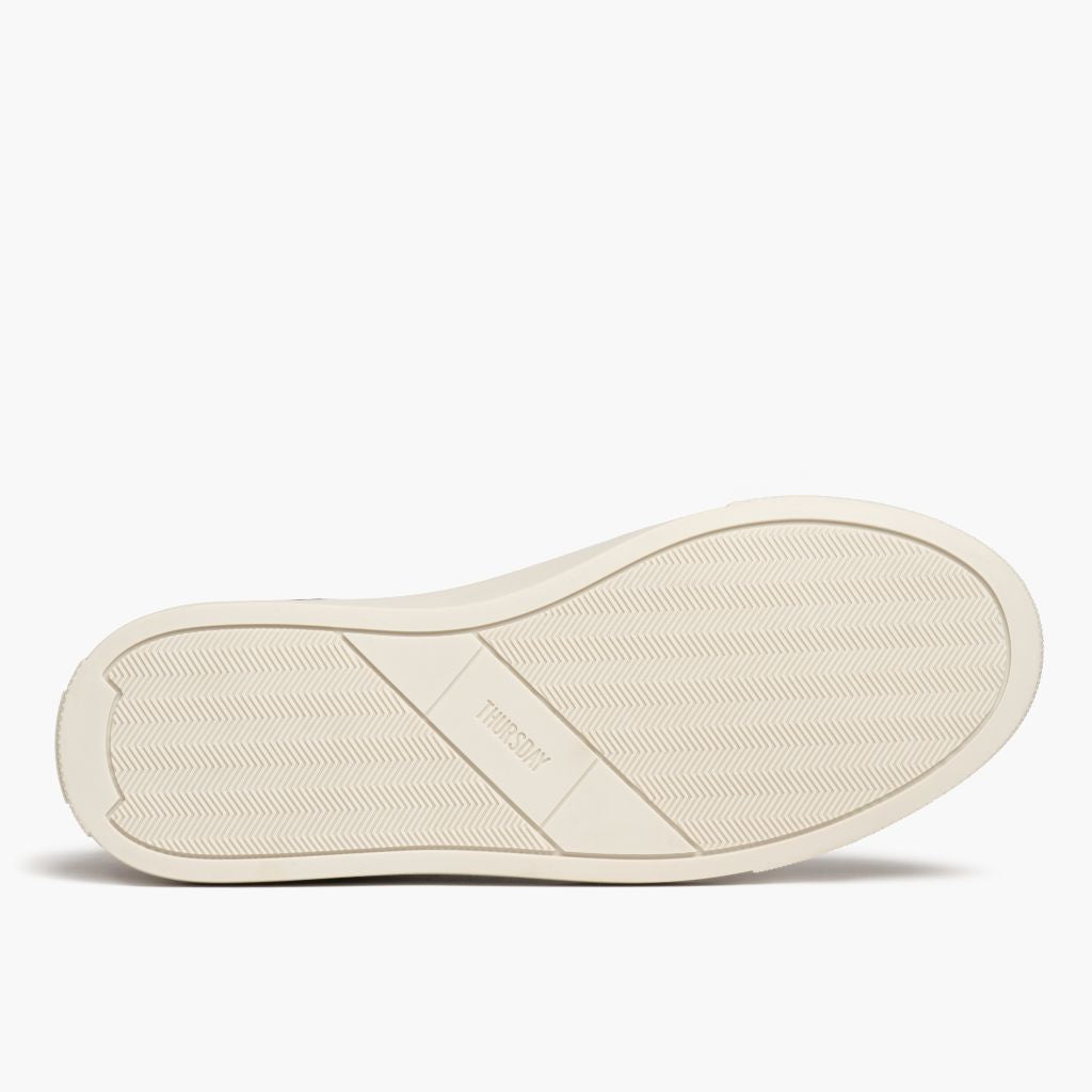 High-Traction Rubber Outsole & Lug Tread Pattern on Court Toffee x Off-White Bőr sneakerek Férfi