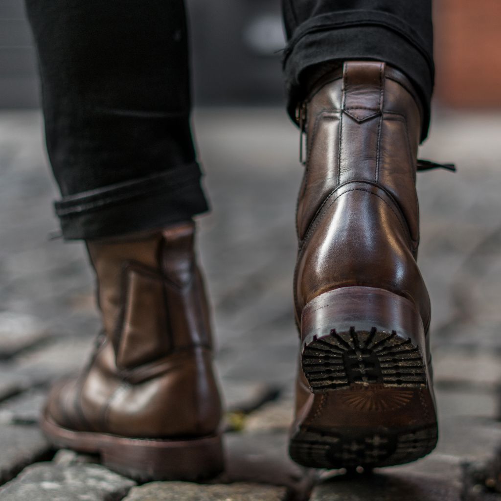 Tailored Rib Cuffs & Hem Craftsmanship Construction Detail on Casa Moto Anejo Bőrbakancsok Férfi
