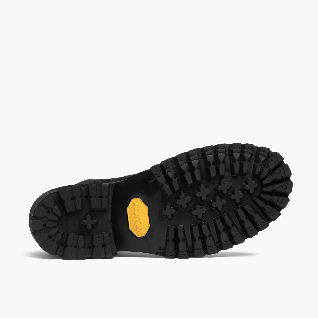 High-Traction Rubber Outsole & Lug Tread Pattern on Challenger Fekete Matte Bőrbakancsok Férfi
