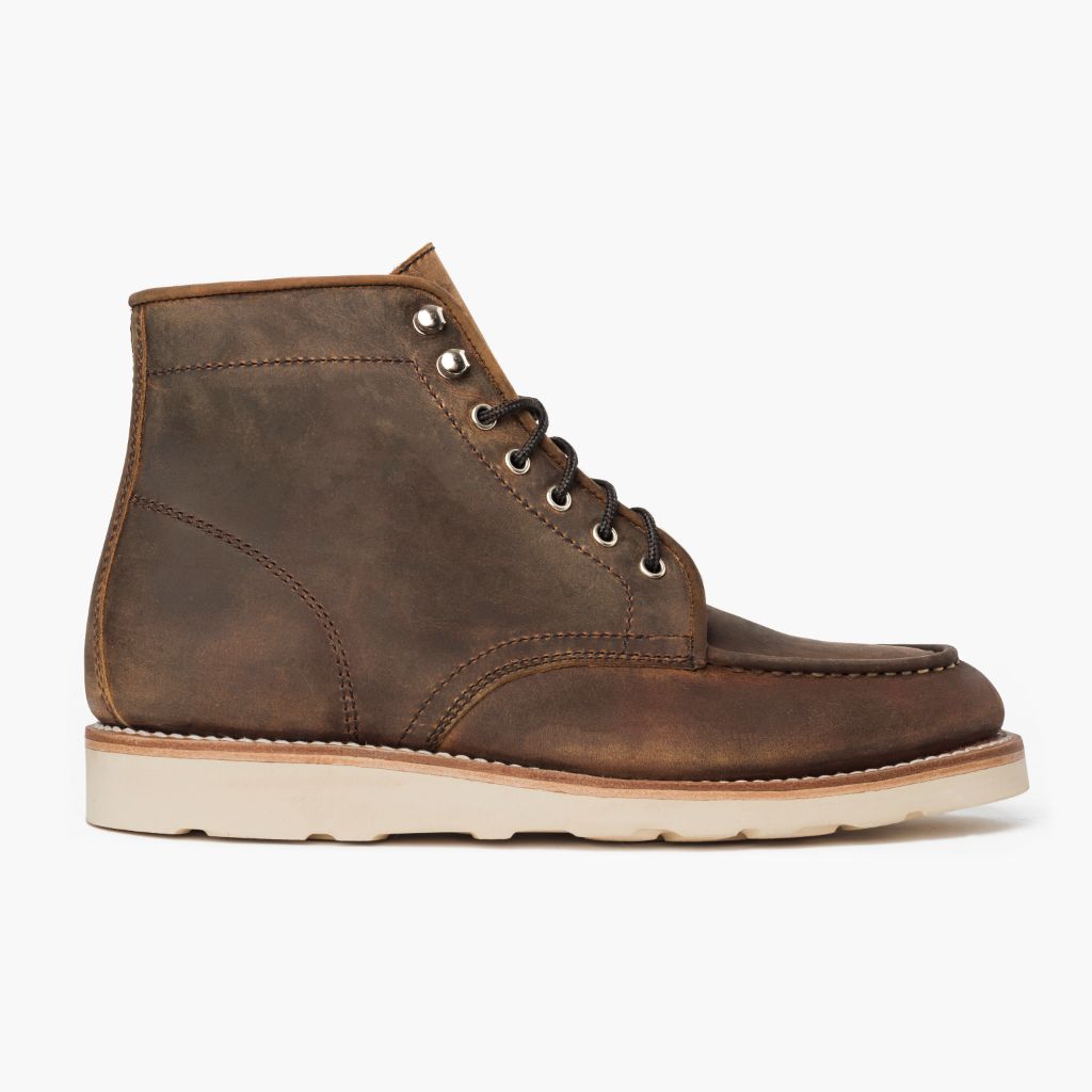 Classic Full-Grain leather Boots - Goodyear varrott talpszerkezet és orr-részlet