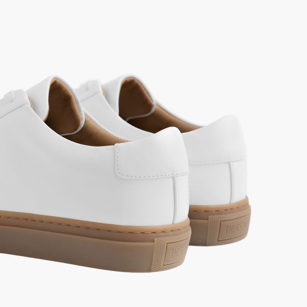 High-Traction Rubber Outsole & Lug Tread Pattern on Legacy White Bőr sneakerek Férfi