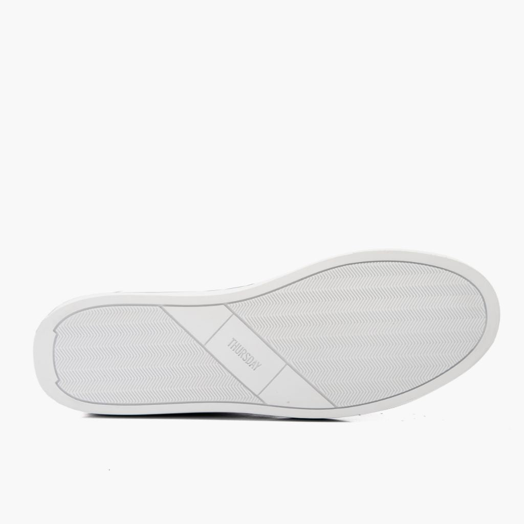 High-Traction Rubber Outsole & Lug Tread Pattern on Premier Low Top Fekete Bőr sneakerek Férfi For Men