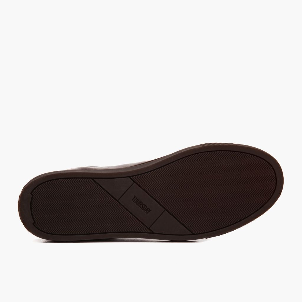 High-Traction Rubber Outsole & Lug Tread Pattern on Premier Low Top Old English Bőr sneakerek Férfi For Men