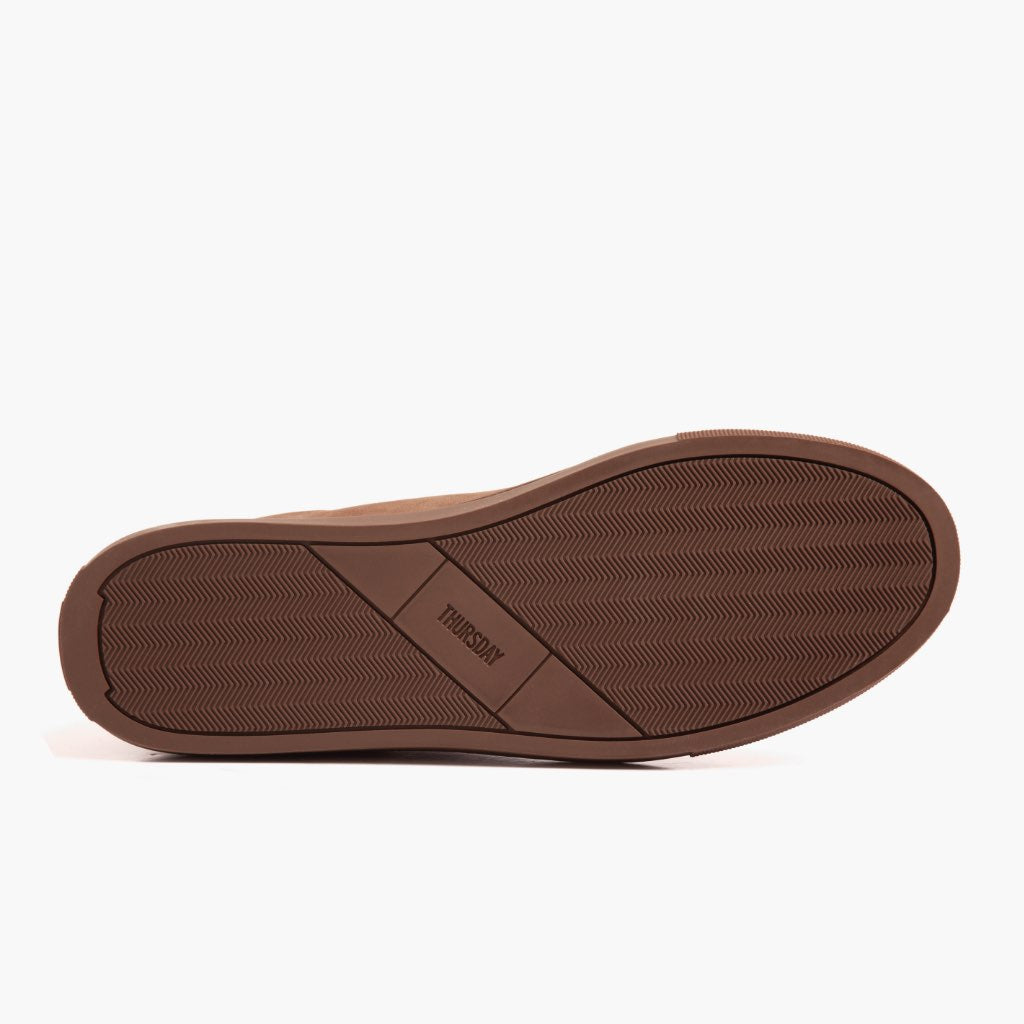 High-Traction Rubber Outsole & Lug Tread Pattern on Premier Low Top Pebble Bőr sneakerek Férfi For Men