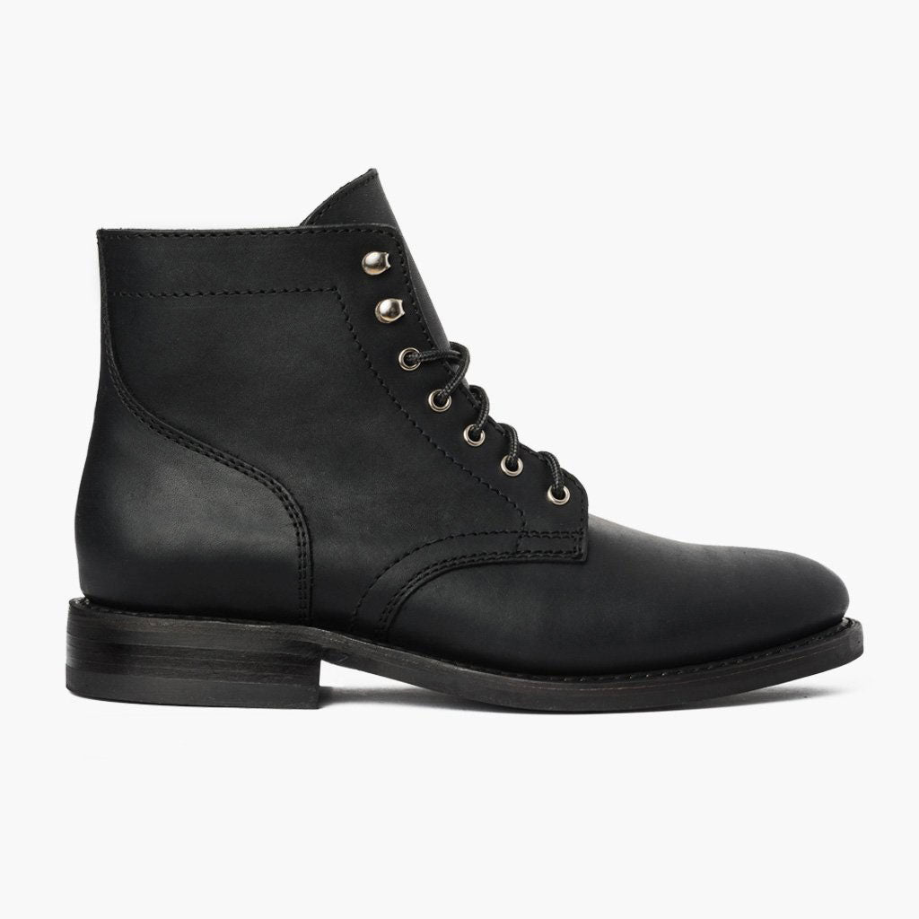 Black Full-Grain leather Boots - Goodyear varrott talpszerkezet és orr-részlet