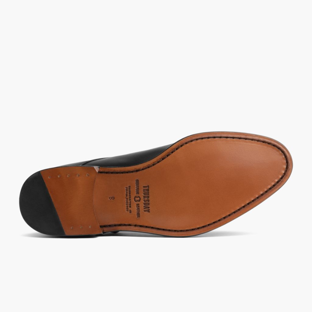 High-Traction Rubber Outsole & Lug Tread Pattern on Saint Fekete Bőr mokaszin Férfi For Men