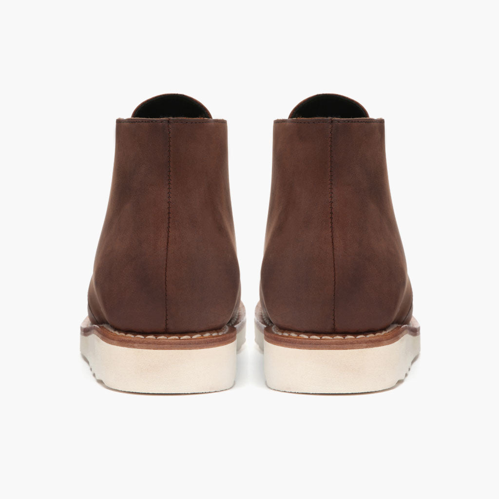 High-Traction Rubber Outsole & Lug Tread Pattern on Scout Arizona Adobe Bőrbakancsok Férfi For Men