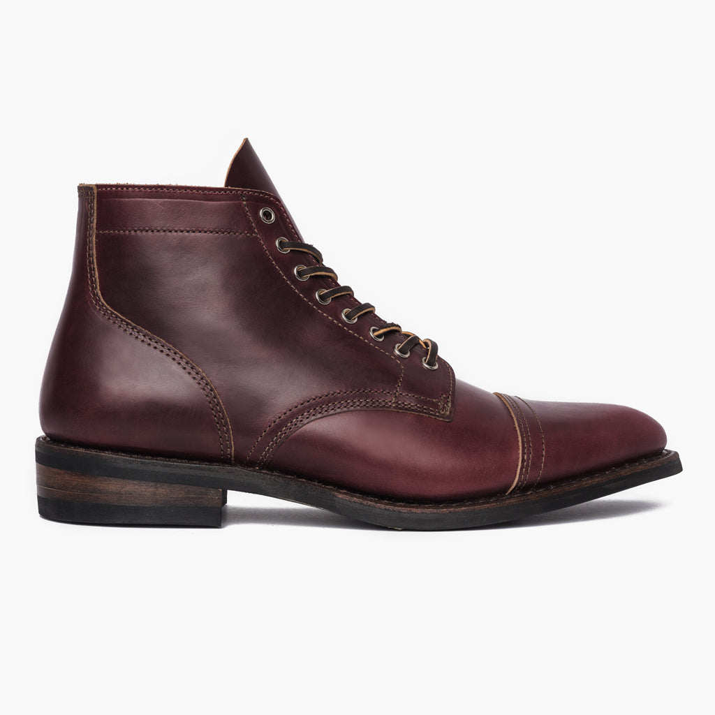 Classic Full-Grain leather Boots - Goodyear varrott talpszerkezet és orr-részlet