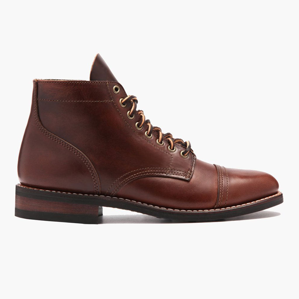 Classic Full-Grain leather Boots - Goodyear varrott talpszerkezet és orr-részlet