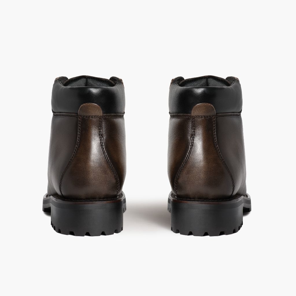 High-Traction Rubber Outsole & Lug Tread Pattern on Commander Jasper Bőrbakancsok Férfi