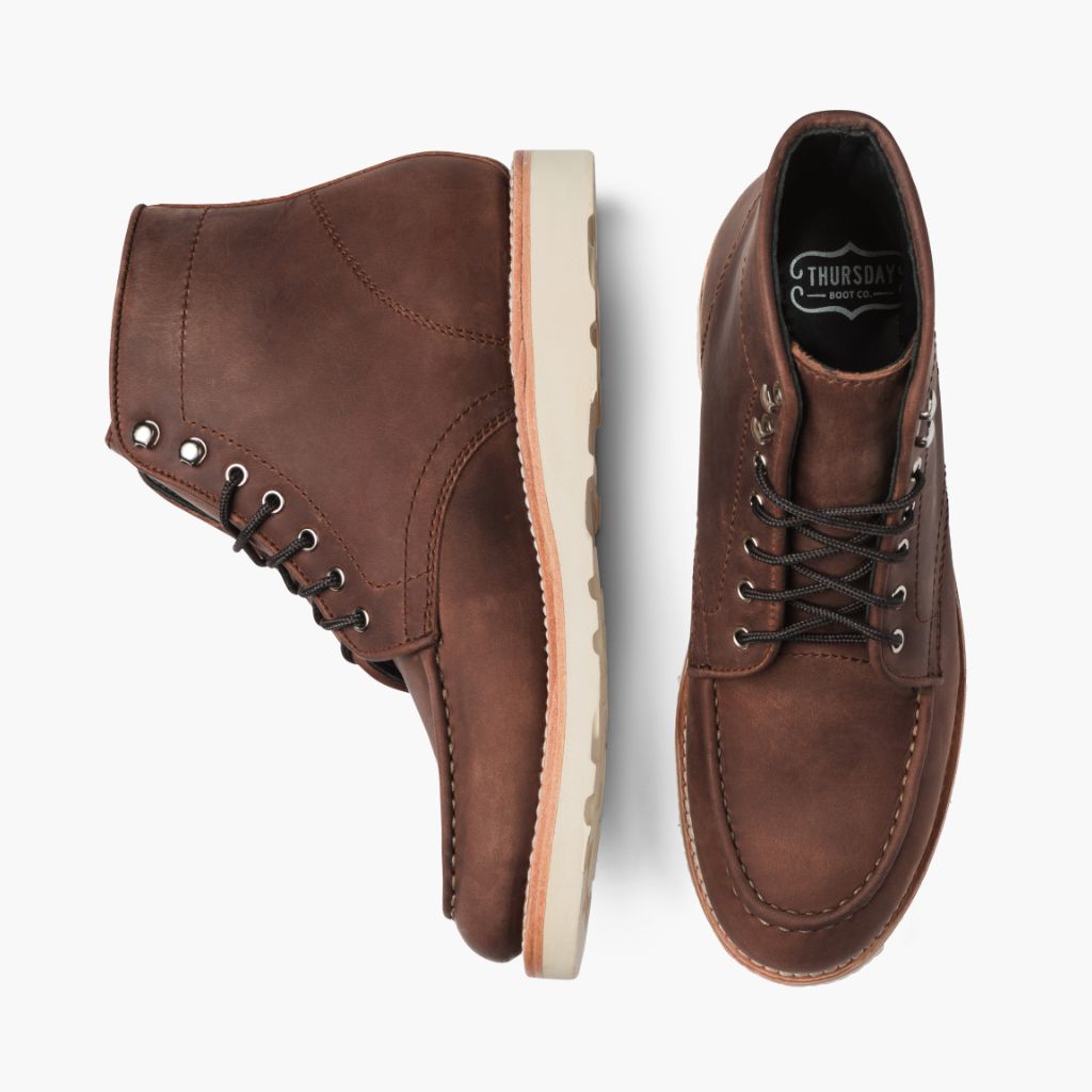 High-Traction Rubber Outsole & Lug Tread Pattern on Diplomat Arizona Adobe Bőrbakancsok Férfi