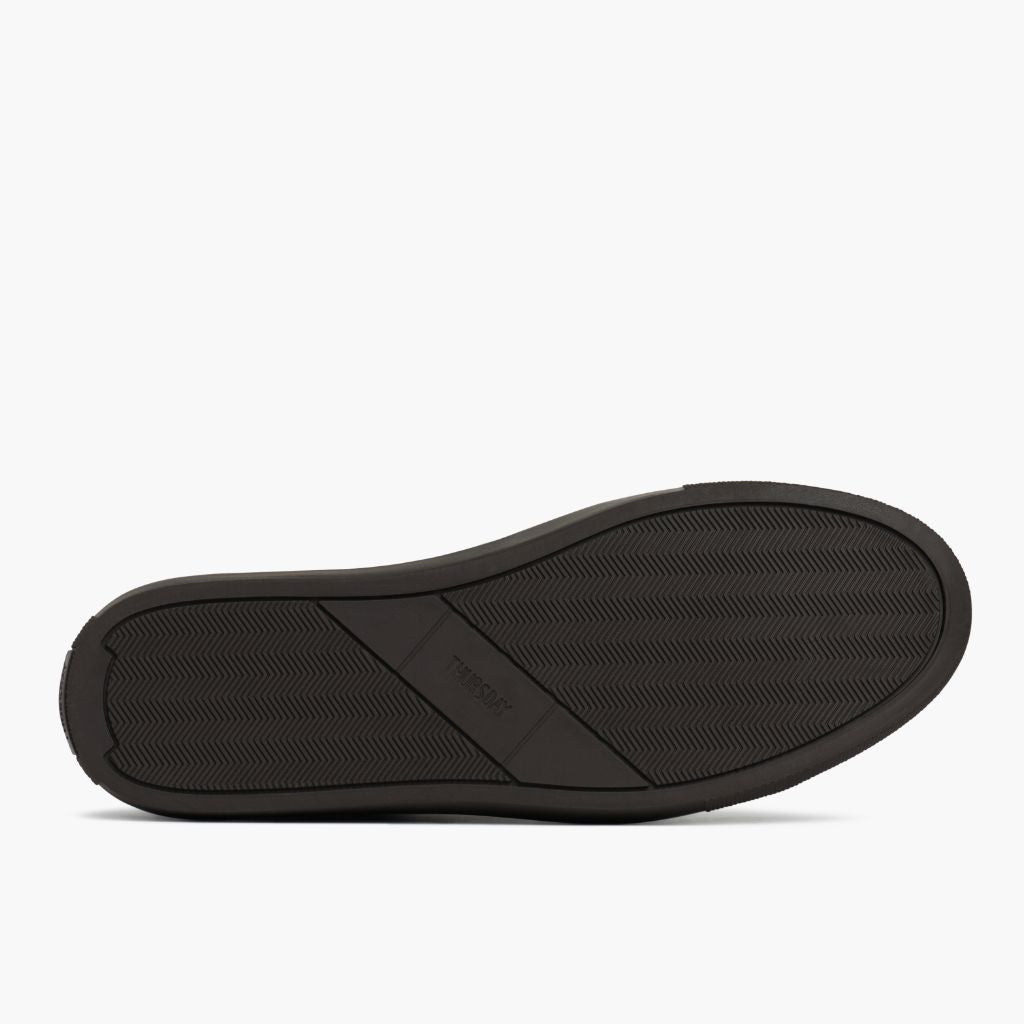 High-Traction Rubber Outsole & Lug Tread Pattern on Premier Low Top Tobacco Bőr sneakerek Női