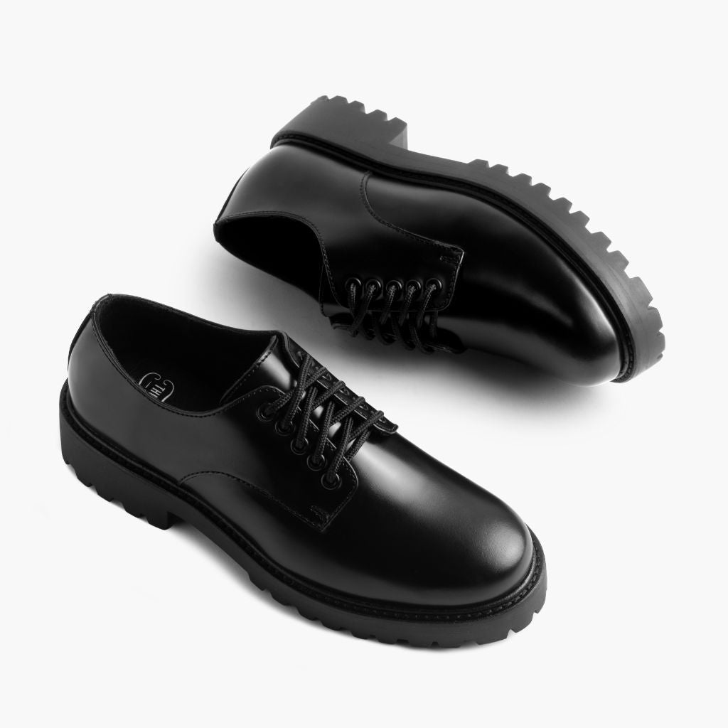 High-Traction Rubber Outsole & Lug Tread Pattern on Renegade Fekete Bőr sneakerek Női