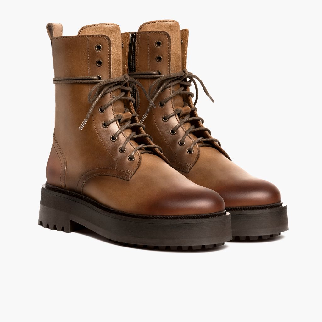 Classic Full-Grain leather Boots - Goodyear varrott talpszerkezet és orr-részlet