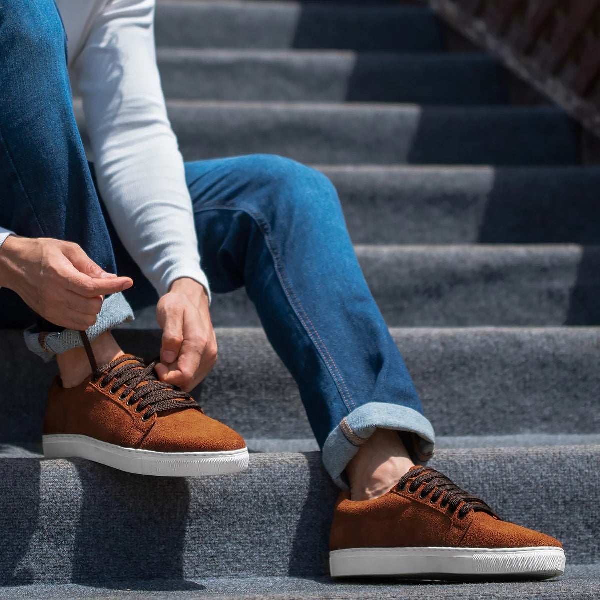 High-Traction Rubber Outsole & Lug Tread Pattern on Murphy Low Top Barna Suede Bőr sneakerek Férfi