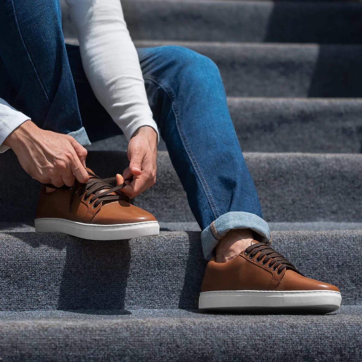 High-Traction Rubber Outsole & Lug Tread Pattern on Murphy Low Top Világosbarna Bőr sneakerek Férfi