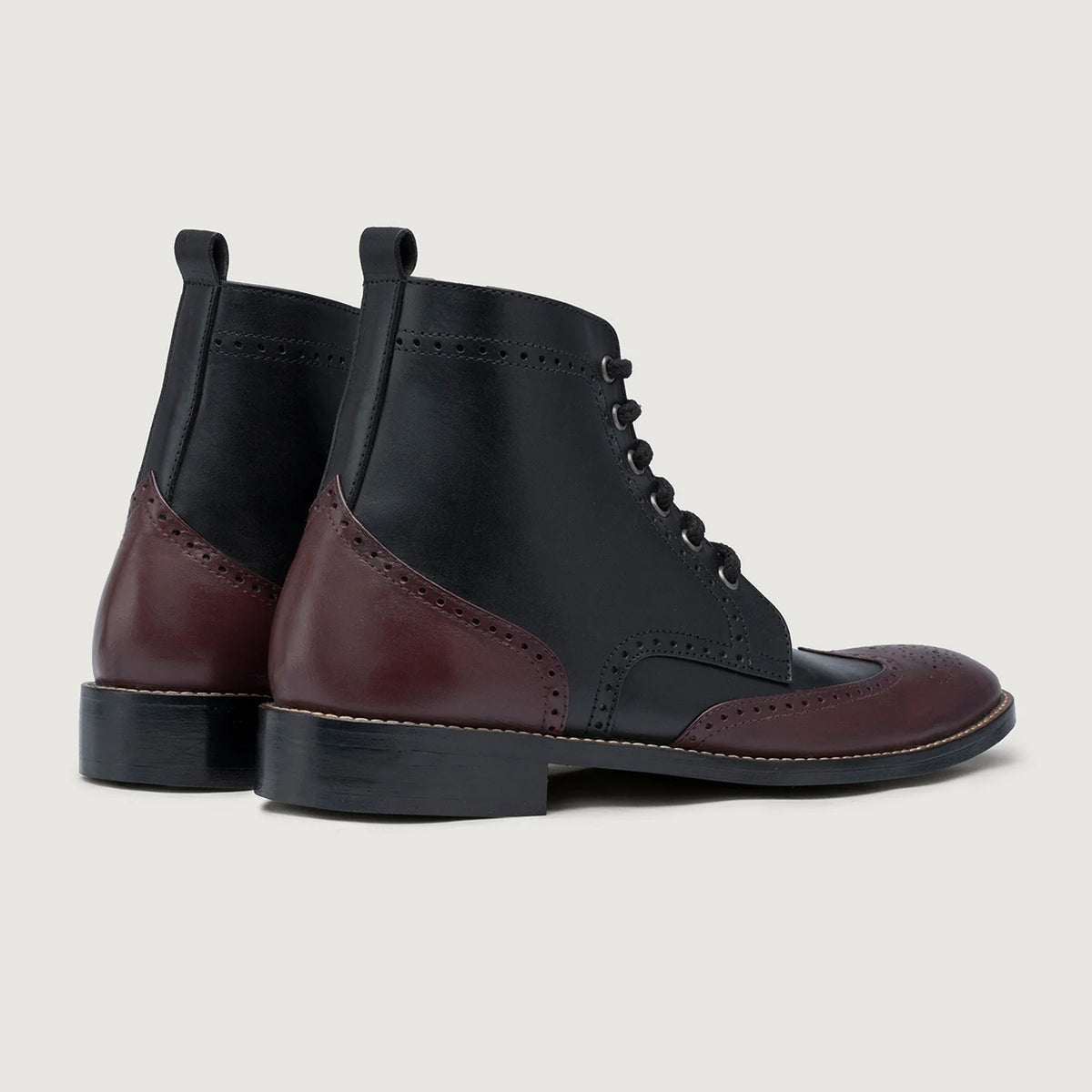 Duster Brogues Derby Maroon Black Leather Boots StudGuard For Men - Oldalnézet az ergonomikus ujjkialakítással