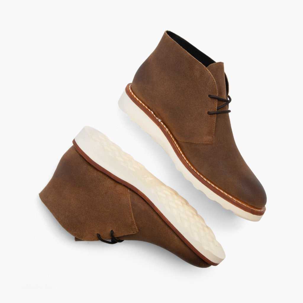 High-Traction Rubber Outsole & Lug Tread Pattern on Scout Safari Bőrbakancsok Férfi For Men