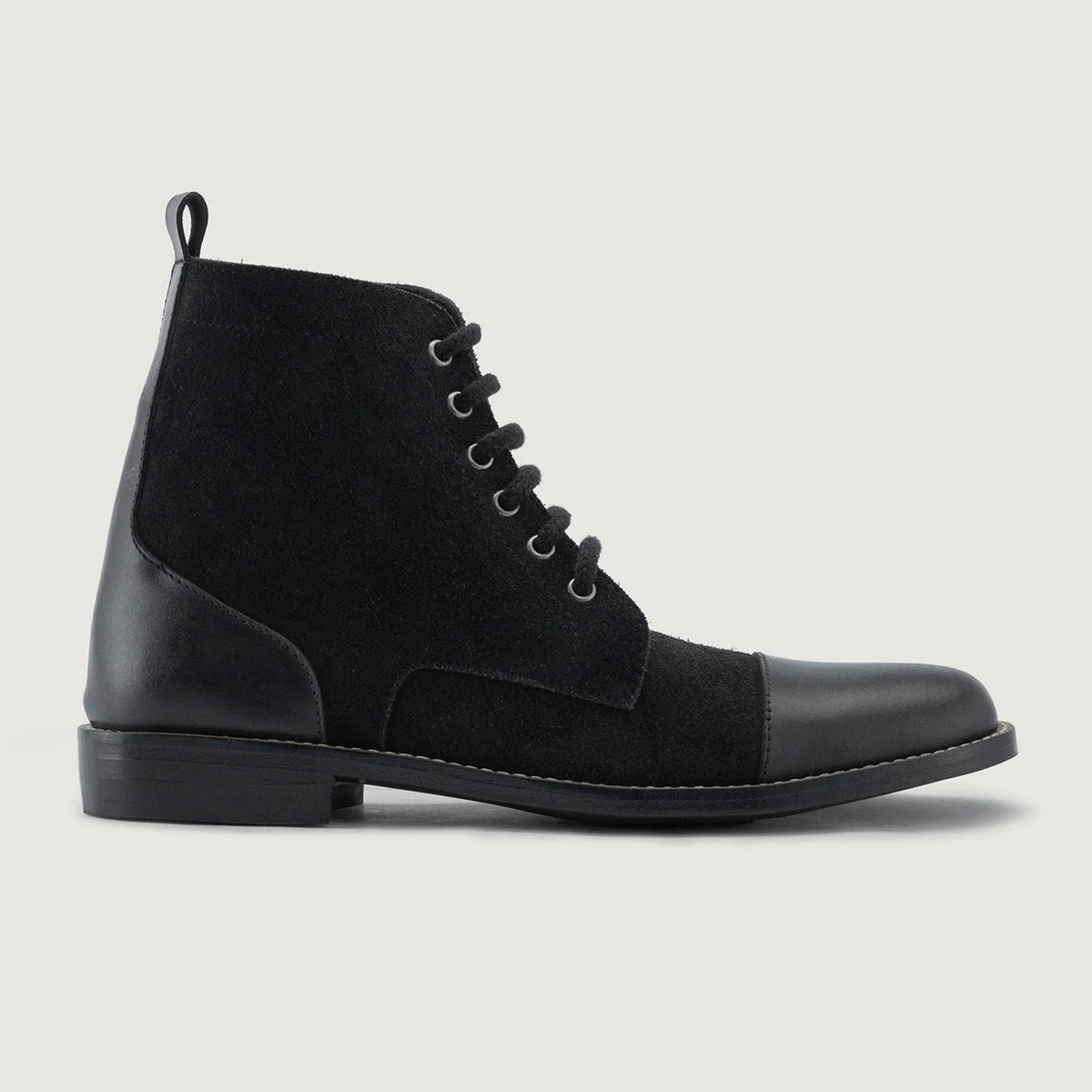 Black Full-Grain leather Boots - Goodyear varrott talpszerkezet és orr-részlet