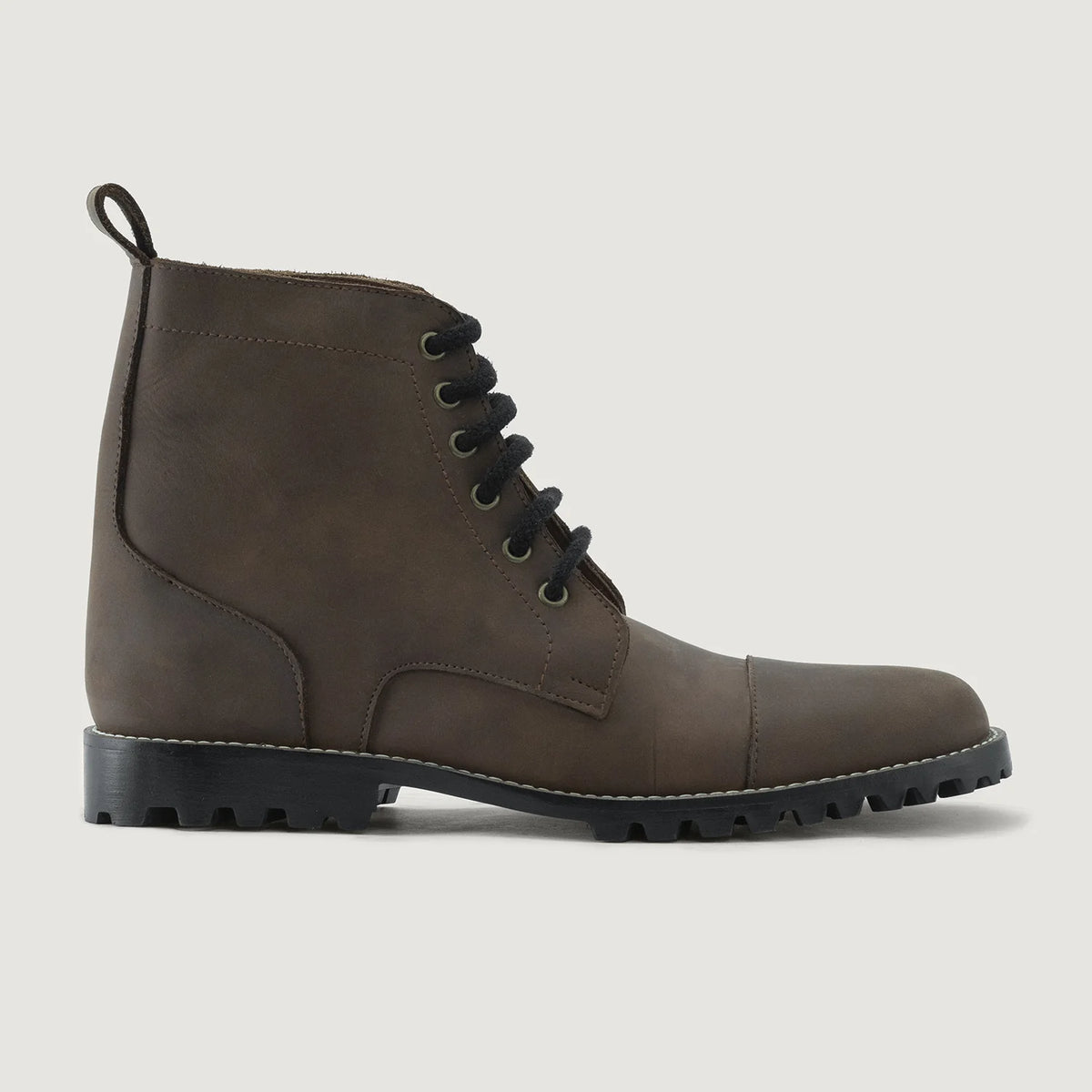 Waxed Brown Full-Grain leather Boots - Goodyear varrott talpszerkezet és orr-részlet