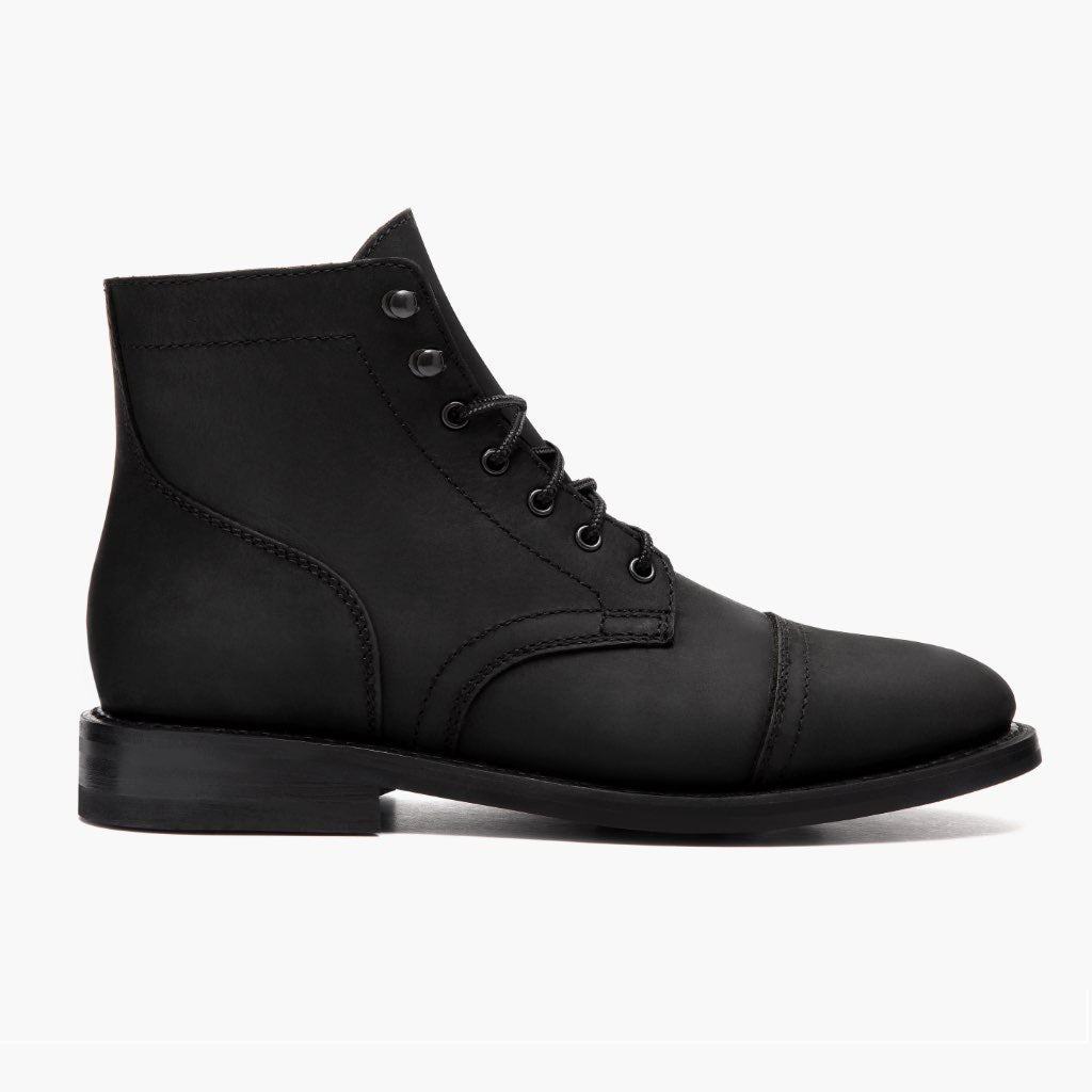 Black Full-Grain leather Boots - Goodyear varrott talpszerkezet és orr-részlet