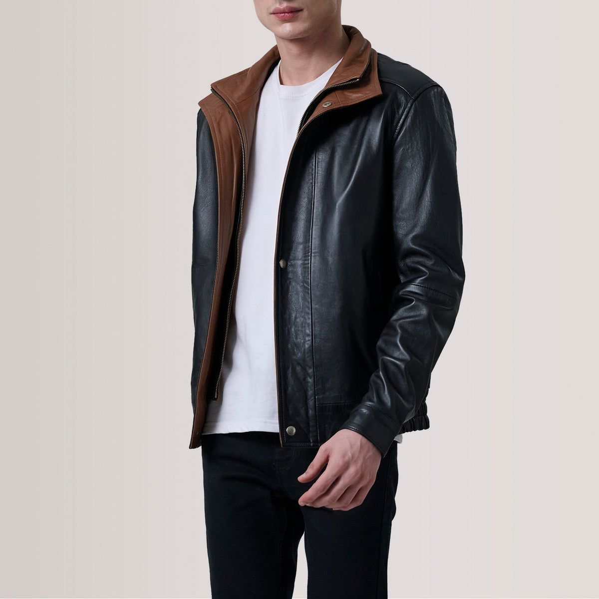 
Közeli részlet of Shirt & Zipper with placket Hardware on Alfred Brown Leather Bomber Jacket For Men