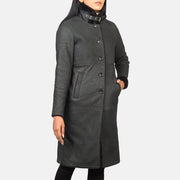 
Distressed Black Sheepskin Leather Aviator Jacket - Hátulnézet precíz vállilleszkedéssel és tiszta szegéllyel