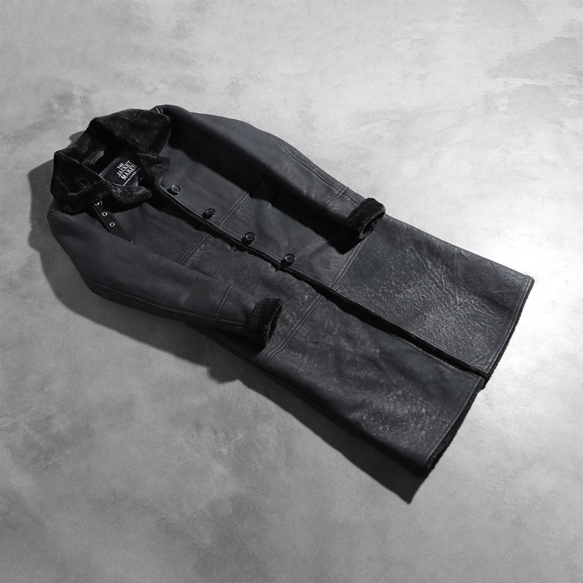 
Open Hem & Hem Craftsmanship Construction Detail on Alina Shearling Fekete Bőrkabát Női