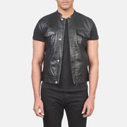 
Atlas Moto Fekete Bőrmellény Férfi in Black Sheepskin Leather - Elölnézet & testre szabott sziluett | Online vásárlás
