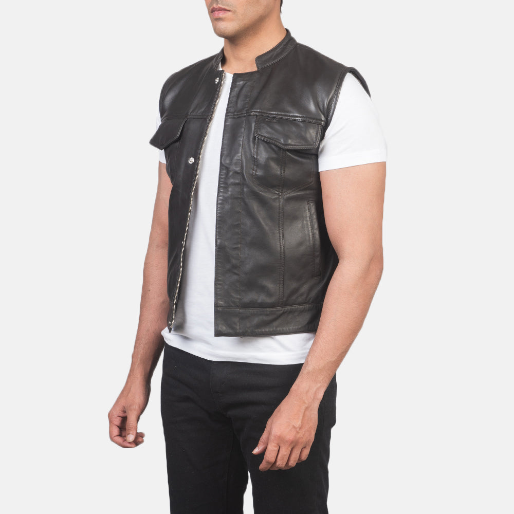 
Brown Sheepskin Leather Biker Jacket - Hátulnézet precíz vállilleszkedéssel és tiszta szegéllyel
