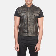 
Közeli részlet of Band & Zipper with Button Flap Hardware on Atlas Moto Distressed Barna Bőrmellény Férfi