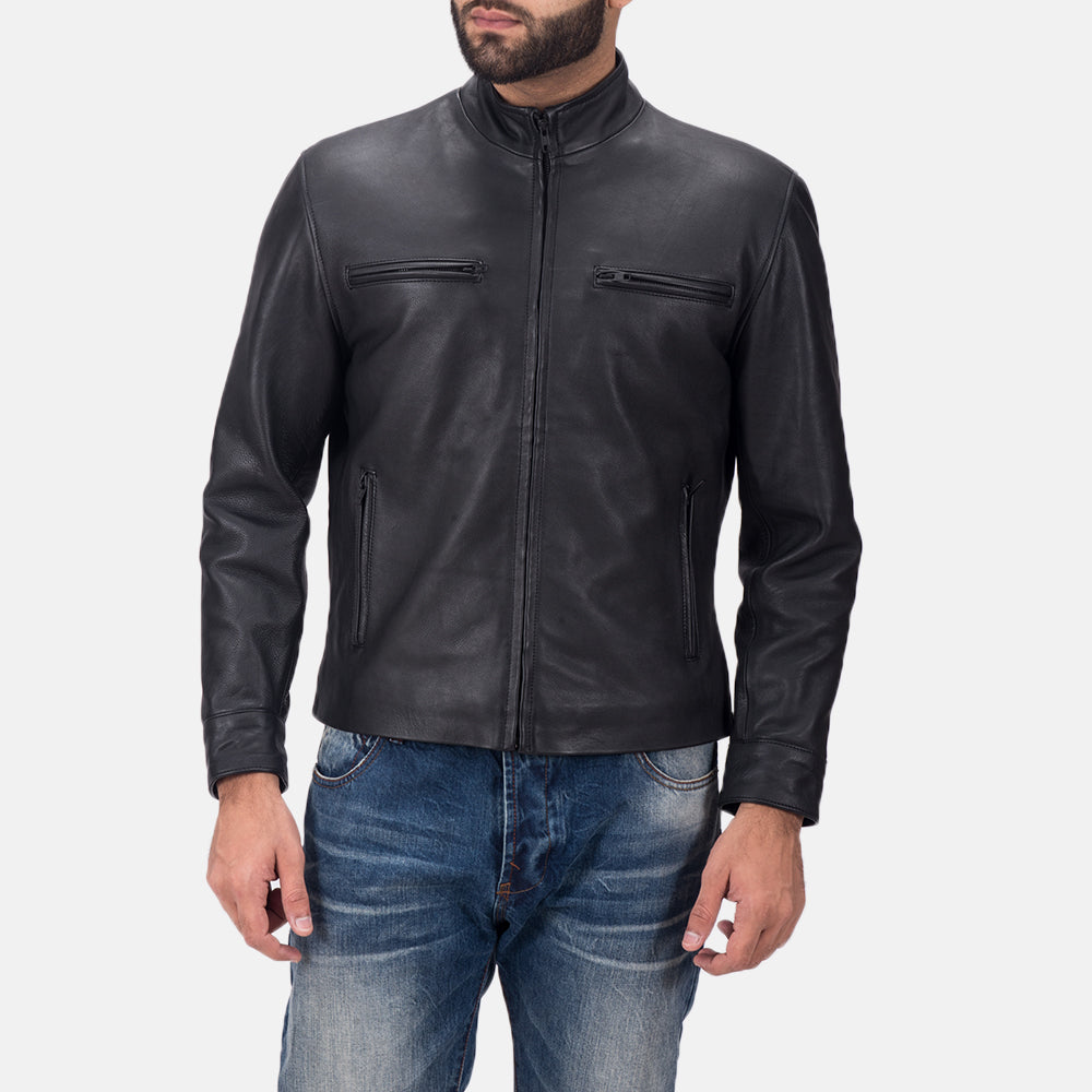 
Austere Matte Fekete Bőr Motoros Dzseki Férfi in Black Calfskin Matte - Elölnézet & testre szabott sziluett | Online vásárlás