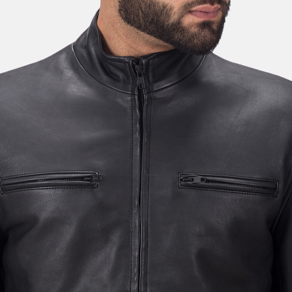 
Közeli részlet of High neck & Zipper Hardware on Austere Matte Fekete Bőr Motoros Dzseki Férfi
