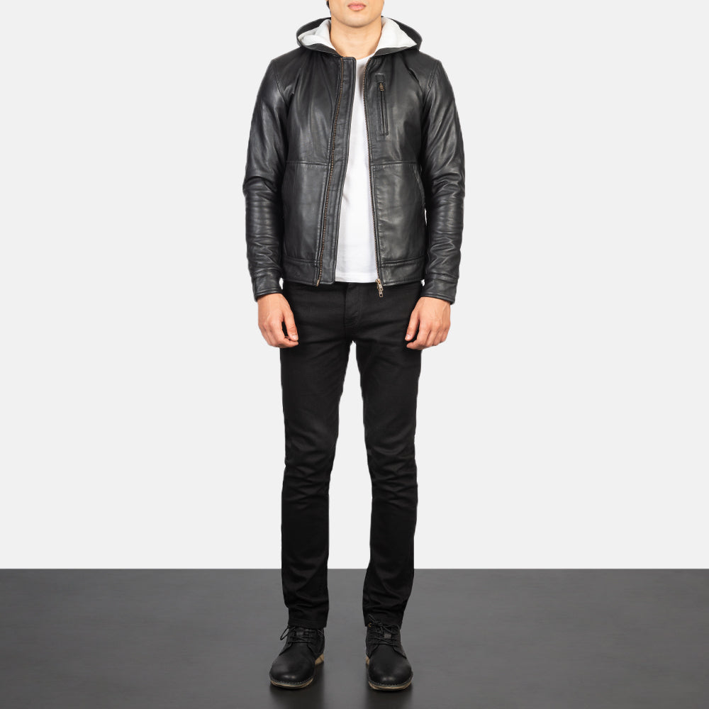 
Baston Black Hooded Leather Bomber Jacket - Oldalnézet az ergonomikus ujjkialakítással