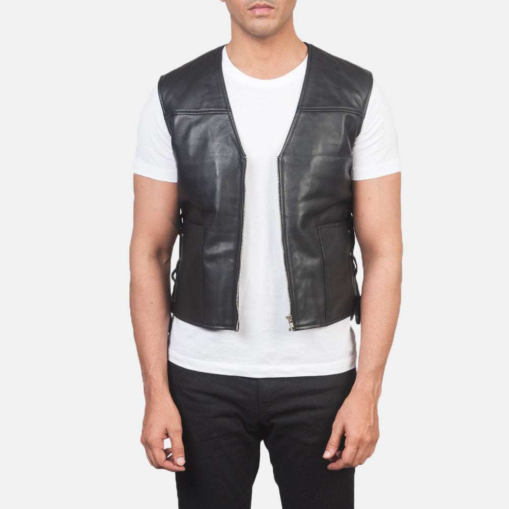 
Brandon Fekete Bőrmellény Férfi in Black Sheepskin Leather - Elölnézet & testre szabott sziluett | Online vásárlás