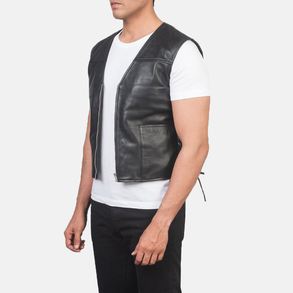 
Black Sheepskin leather Vest - Hátulnézet precíz vállilleszkedéssel és tiszta szegéllyel