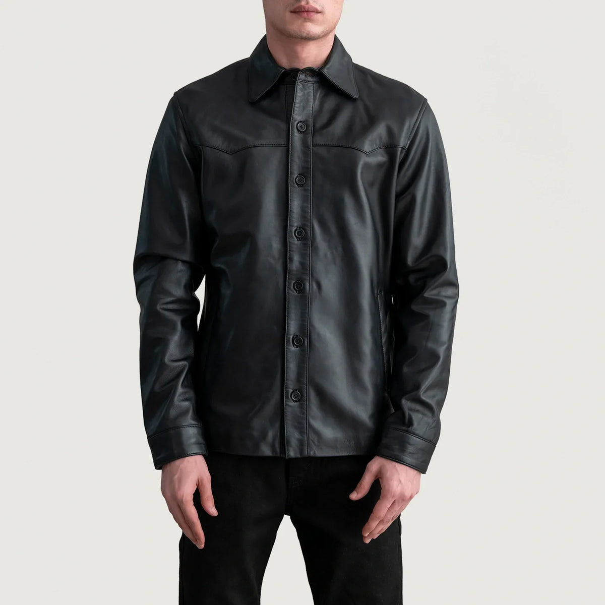 
Bronco Fekete Leather Shirt Férfi - Oldalnézet az ergonomikus ujjkialakítással