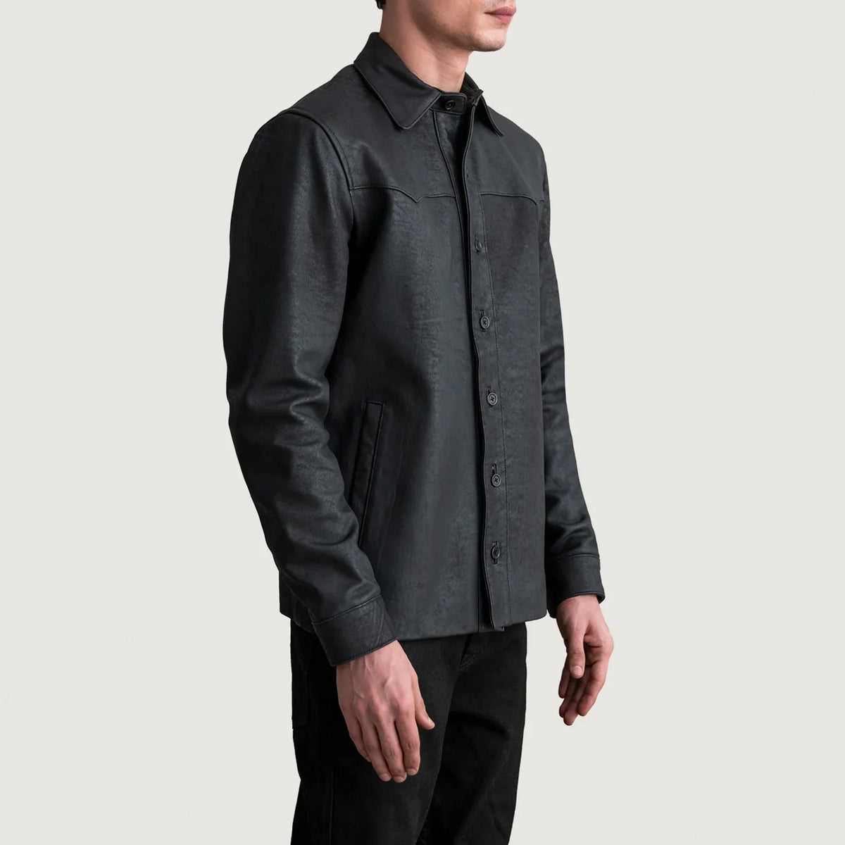
Tumbled Black Sheepskin leather Jacket - Hátulnézet precíz vállilleszkedéssel és tiszta szegéllyel