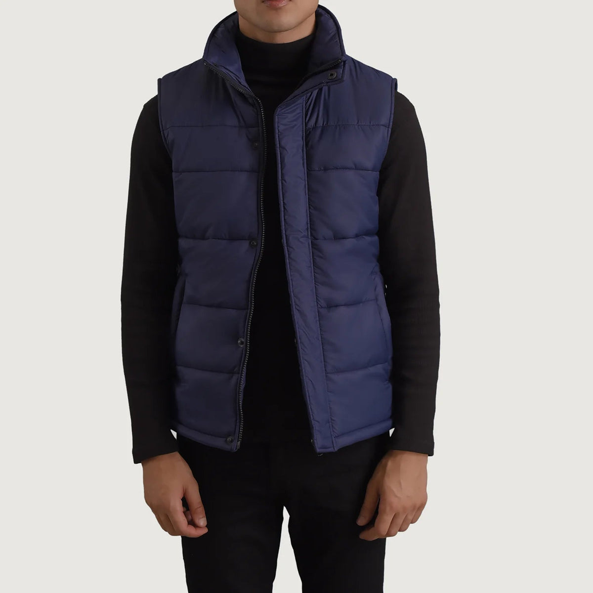 
Bryan Kék Steppelt mellény Férfi in Blue Full-Grain Leather - Elölnézet & testre szabott sziluett | Online vásárlás