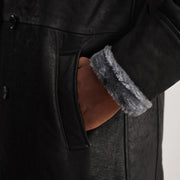 
Belső bélés nézet Showing Fully Faux Fur-Lined & Két funkcionális belső zseb