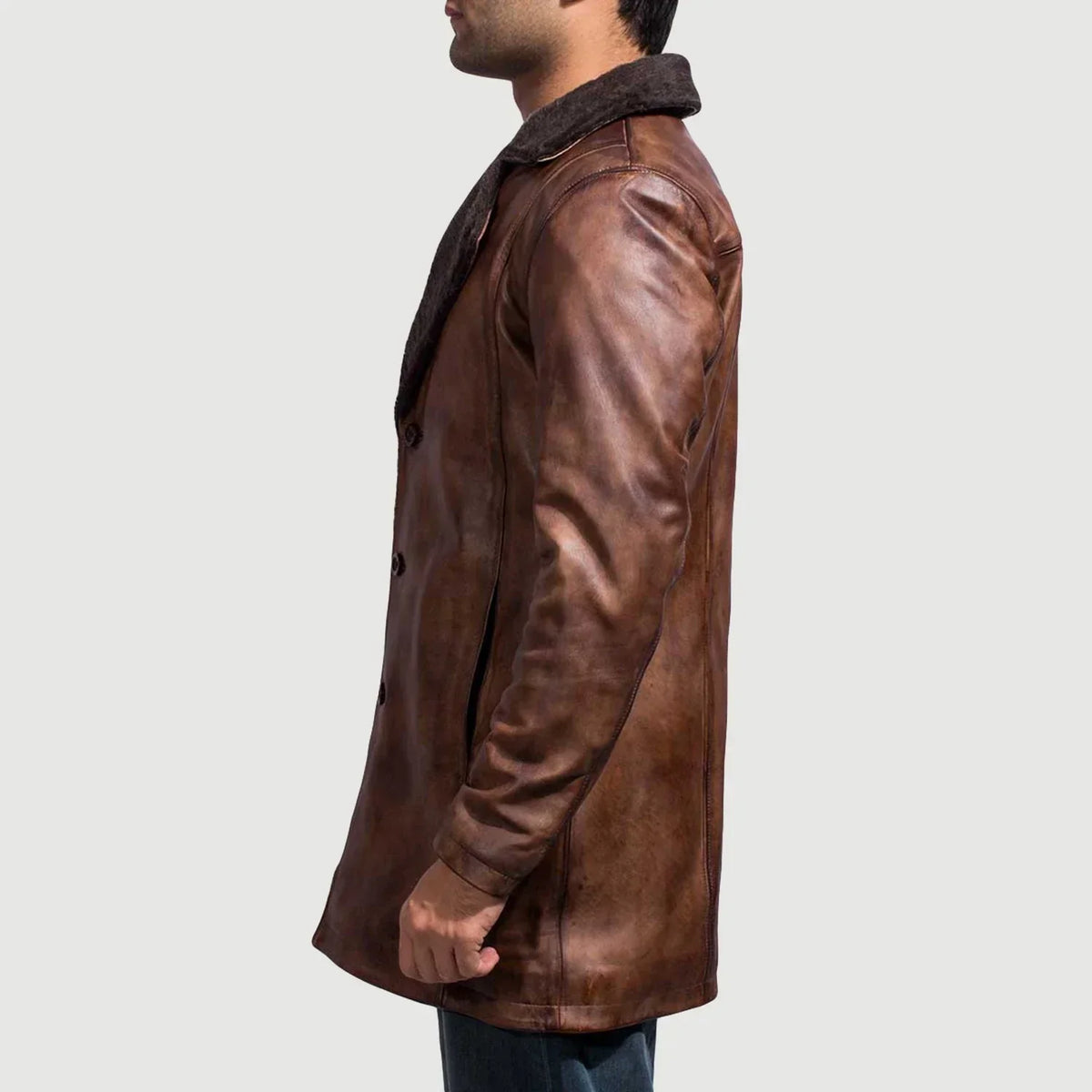 
Közeli részlet of Notch & Button Hardware on Cinnamon Distressed Leather Fur Bőrkabát Férfi