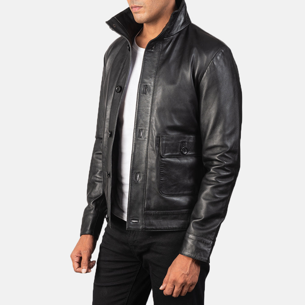 
Blue Sheepskin Leather Bomber Jacket - Hátulnézet precíz vállilleszkedéssel és tiszta szegéllyel